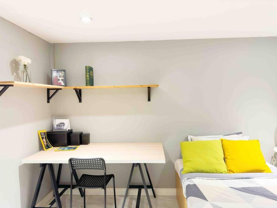 5brhouse Centre Silom 3min To Bts Saint Louis *